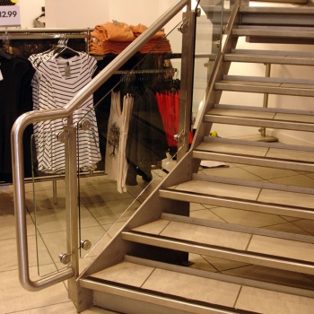  Balustrade & Handrails